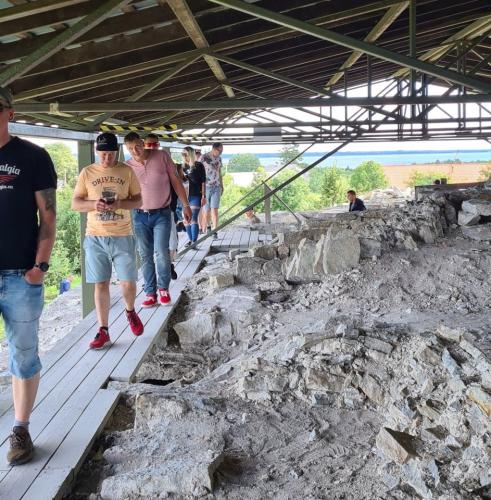 2023 08 12 12 05 53 X 250